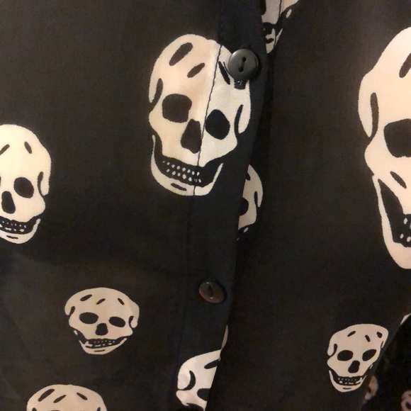 .Séduction Black blouse with skulls - Picture 3 of 8
